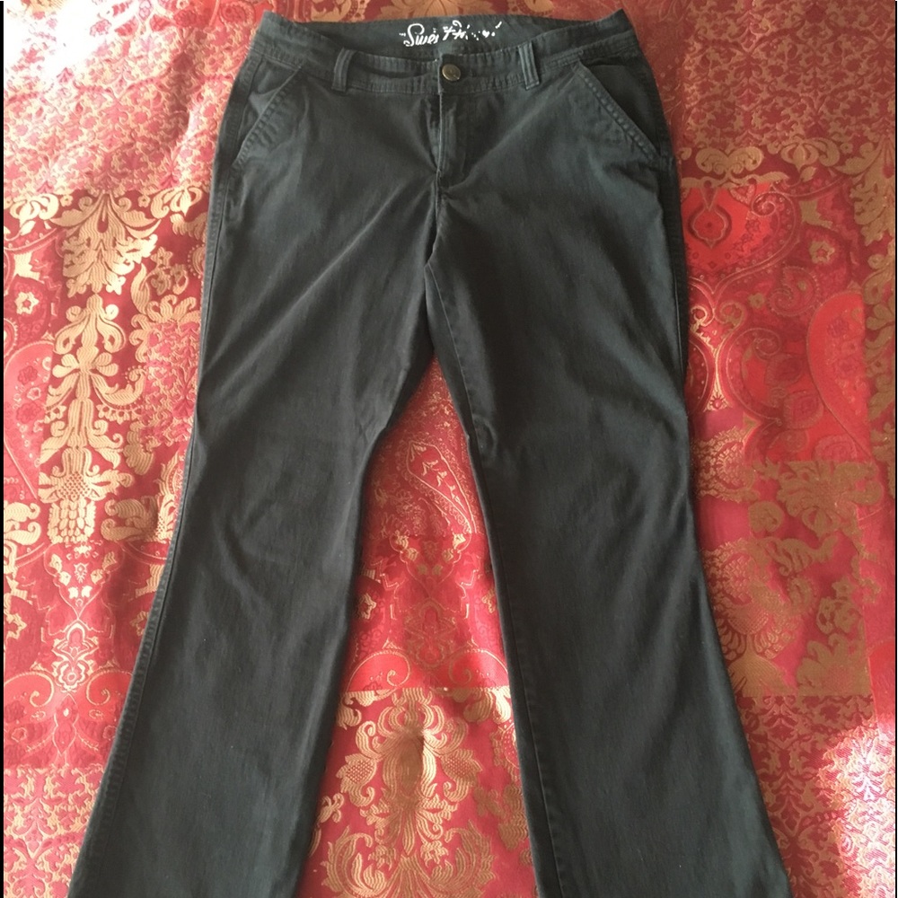 Old Navy basic black, regular cut, size 4 pants.